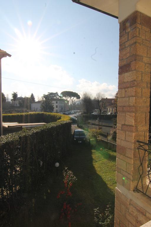Robin'S Nest Villa Lucca Bagian luar foto